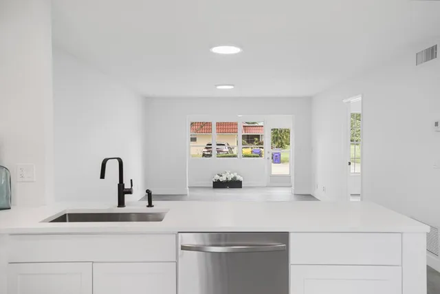 $268,000 | 737 Nantucket Circle, Unit B, Lake Worth, FL 33467