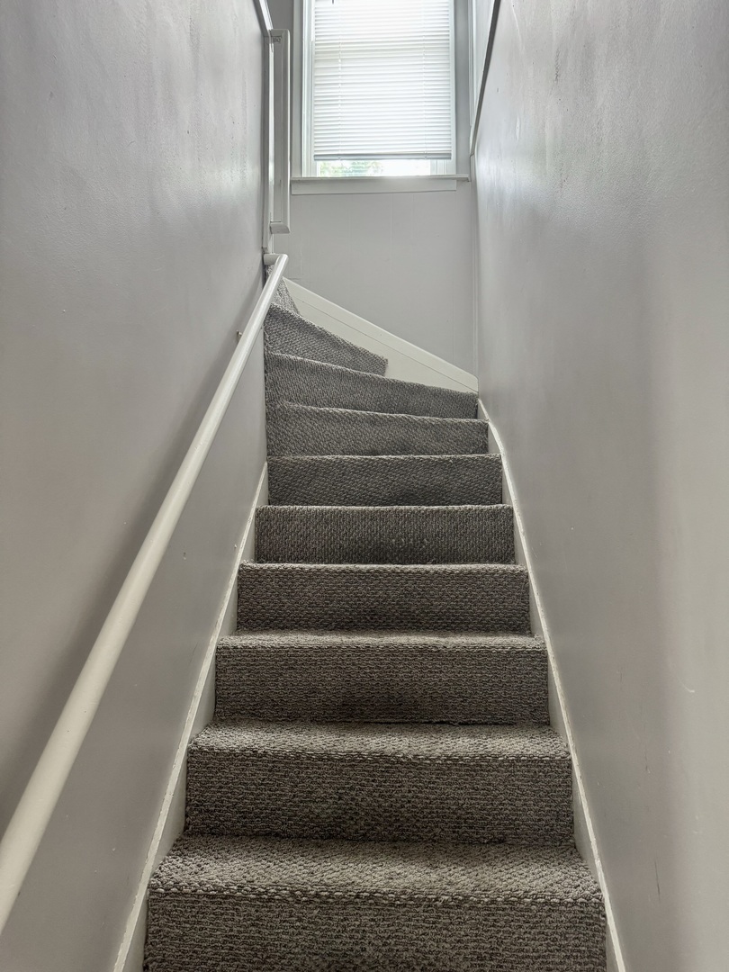 118 Wilcox Avenue Elgin, IL 60123 - Photo 19 of 29 a view of entryway