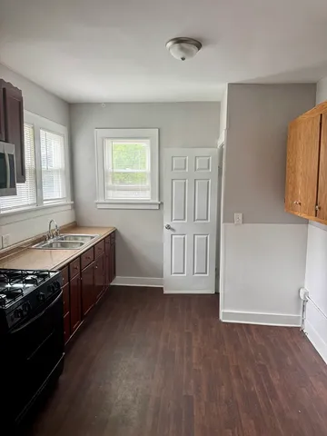 a view of empty room with window