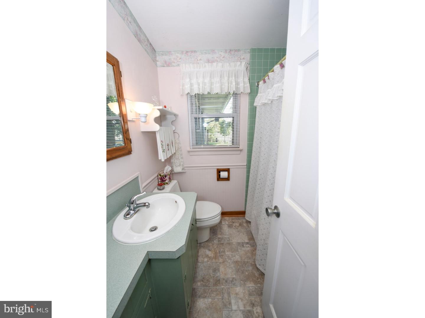 102 Durham Road Newtown, PA 18940 - Photo 14 of 25 Bathroom