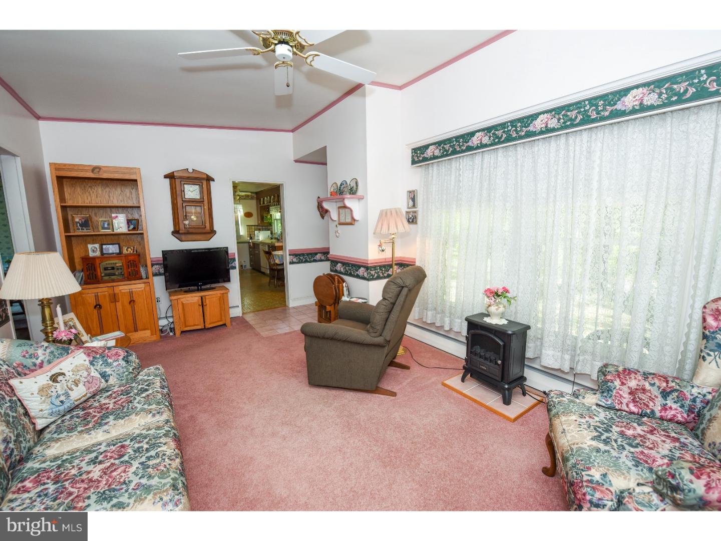 102 Durham Road Newtown, PA 18940 - Photo 5 of 25 Living Room