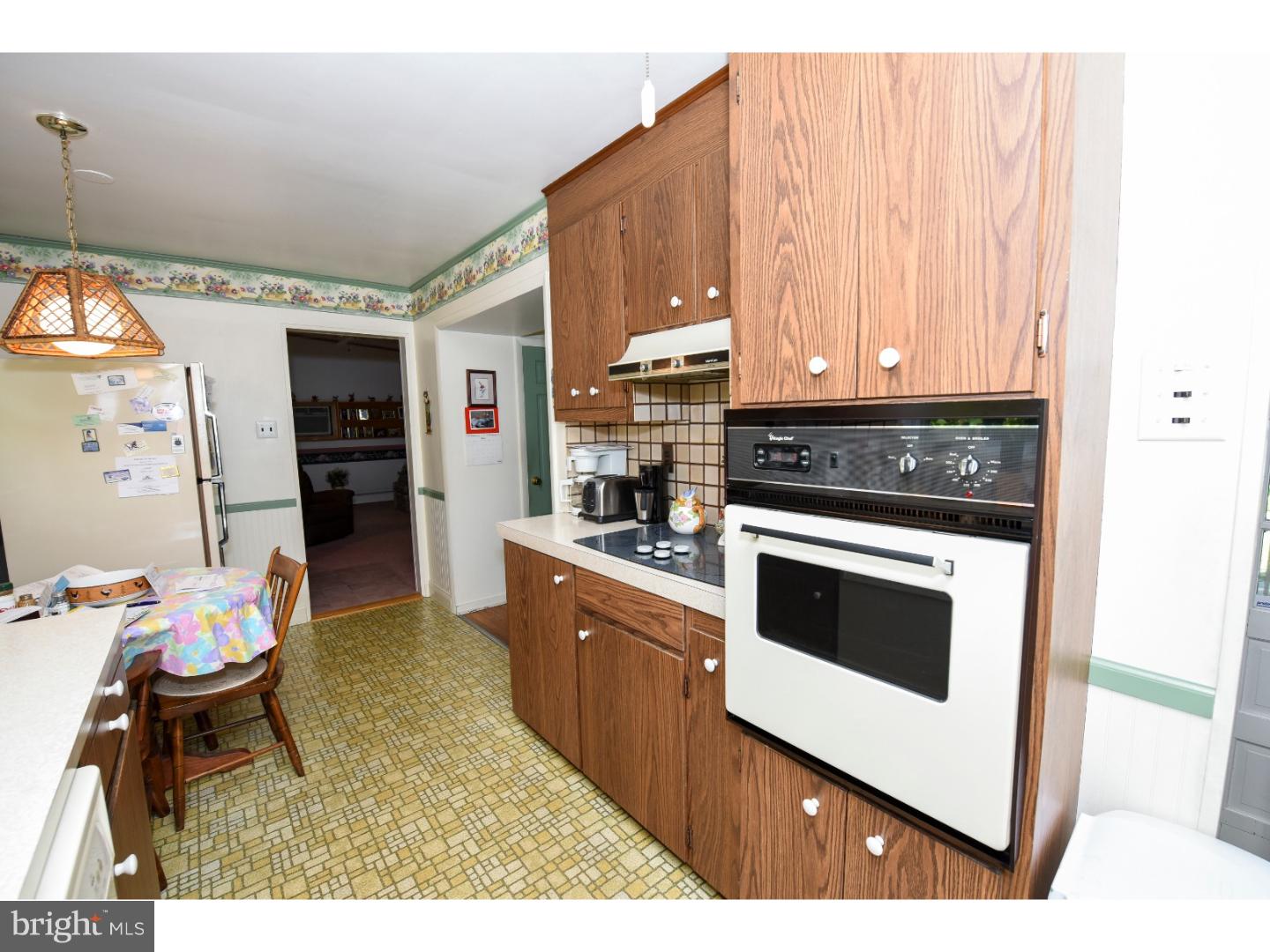 102 Durham Road Newtown, PA 18940 - Photo 9 of 25 Kitchen