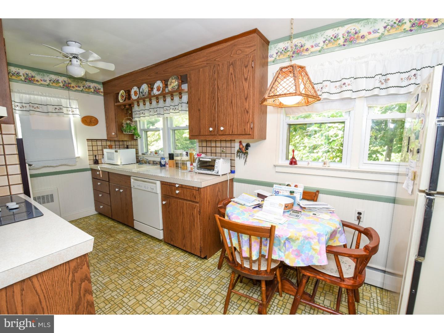 102 Durham Road Newtown, PA 18940 - Photo 10 of 25 Kitchen