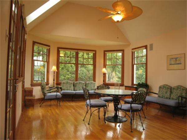 18 Lawndale Road Stoneham, MA 02180 - Photo 16 of 30 Gallery Image 16