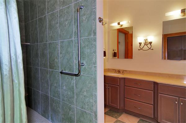 18 Lawndale Road Stoneham, MA 02180 - Photo 20 of 30 Gallery Image 20