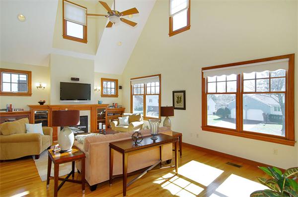 18 Lawndale Road Stoneham, MA 02180 - Photo 4 of 30 Gallery Image 4