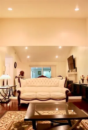 $5,295 | 10638 Balcom Avenue, Granada Hills, CA 91344