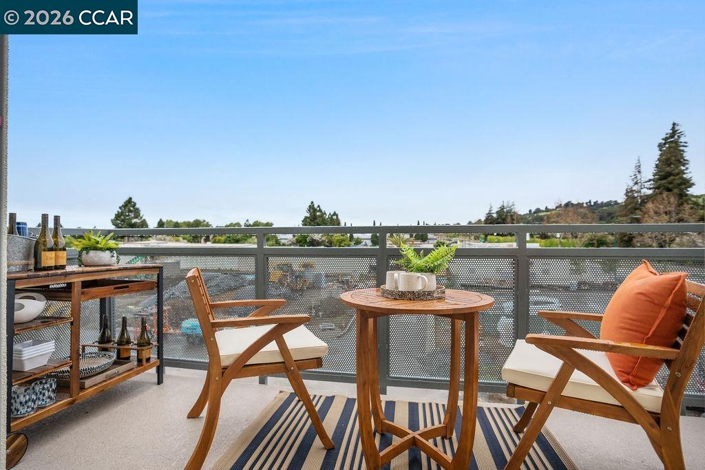 27264 Cosmo Court Hayward, CA 94544 - Photo 5 of 36