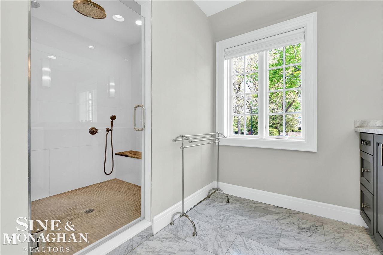 219 Cloverly Road Grosse Pointe, MI 48236 - Photo 37 of 71 50076283-36.JPG