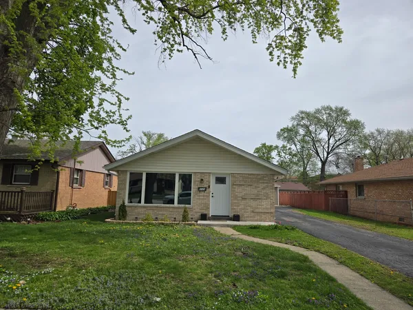 $3,500 | 6024 Birmingham Street, Chicago Ridge, IL 60415