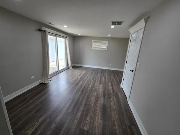 $3,500 | 6024 Birmingham Street, Chicago Ridge, IL 60415