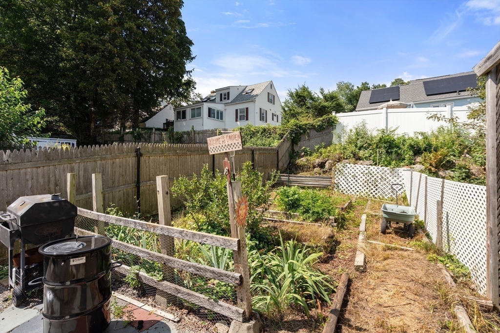8 Cardinal Road Worcester, MA 01602 - Photo 34 of 37 Gallery Image 34