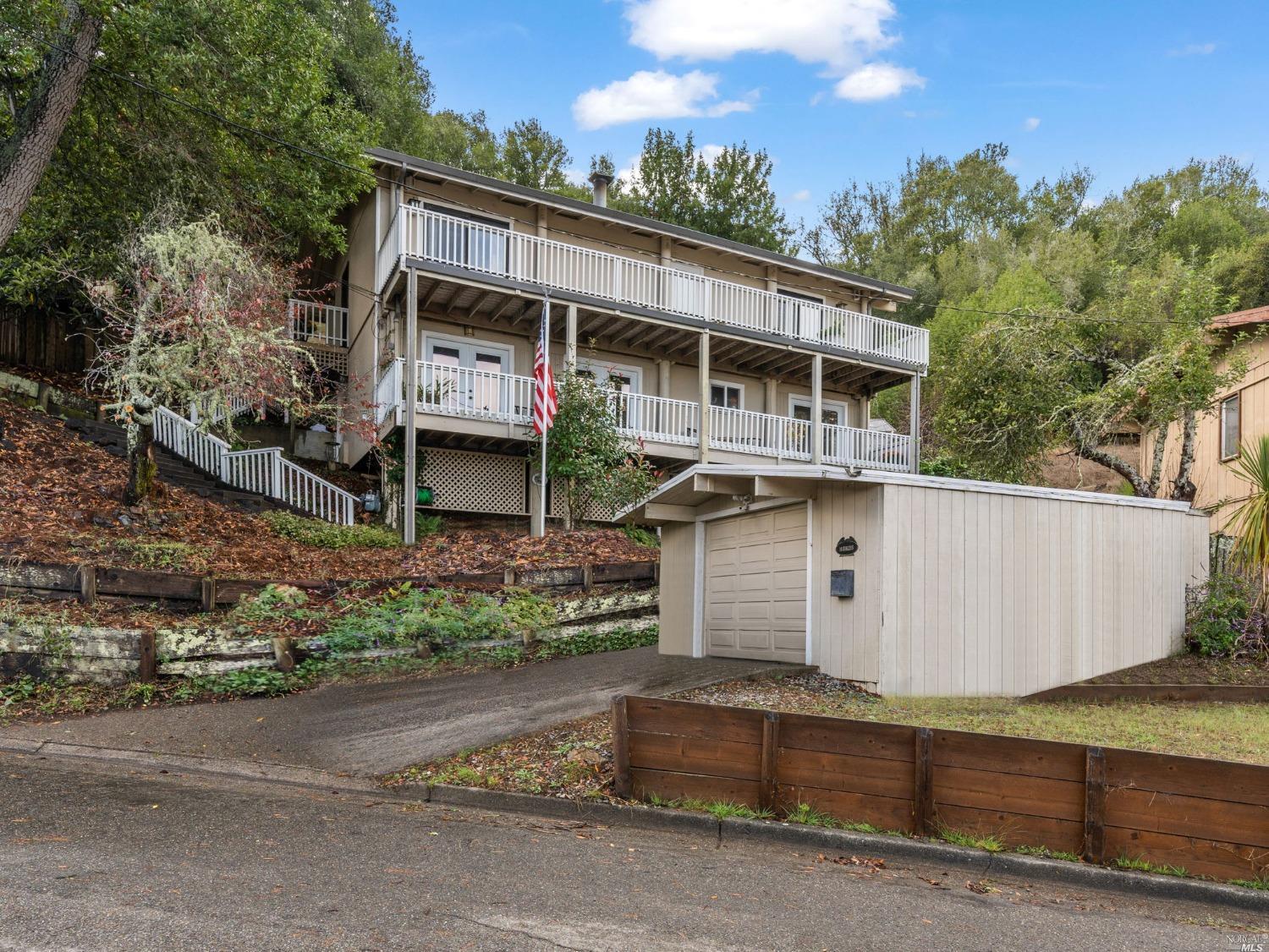 14 Burgess Court Sausalito, CA 94965 - Photo 1 of 41 a front view of a house with a yard