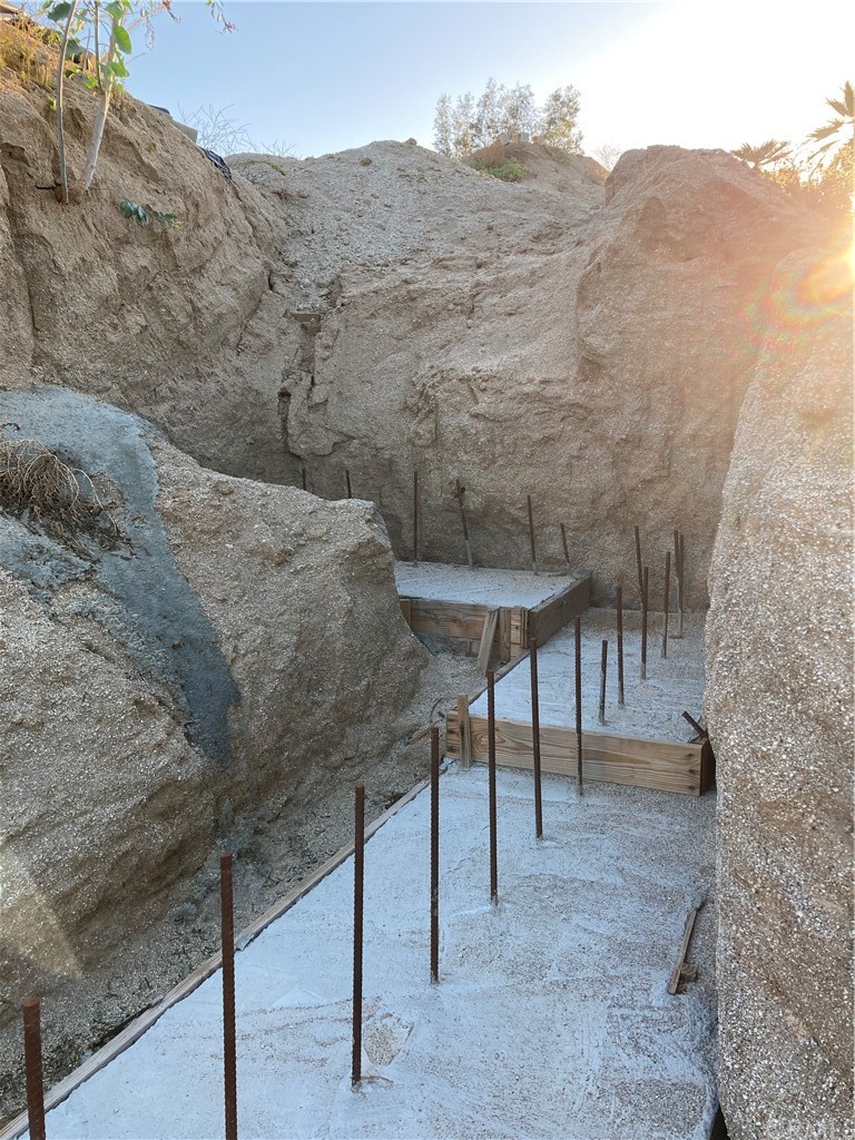 41095 Chaparral Drive Temecula, CA 92592 - Photo 13 of 41 a view of a terrace with a sink and a table