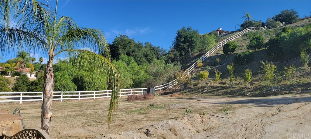41095 Chaparral Drive Temecula, CA 92592 - Photo 27 of 41 a view of a backyard
