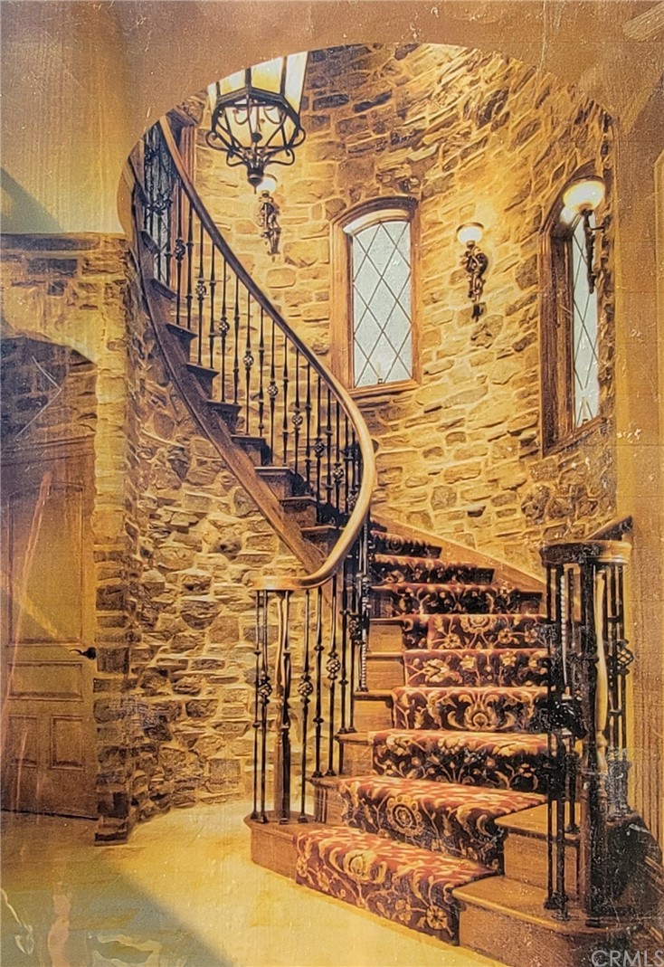 41095 Chaparral Drive Temecula, CA 92592 - Photo 37 of 41 a view of entryway with wooden floor