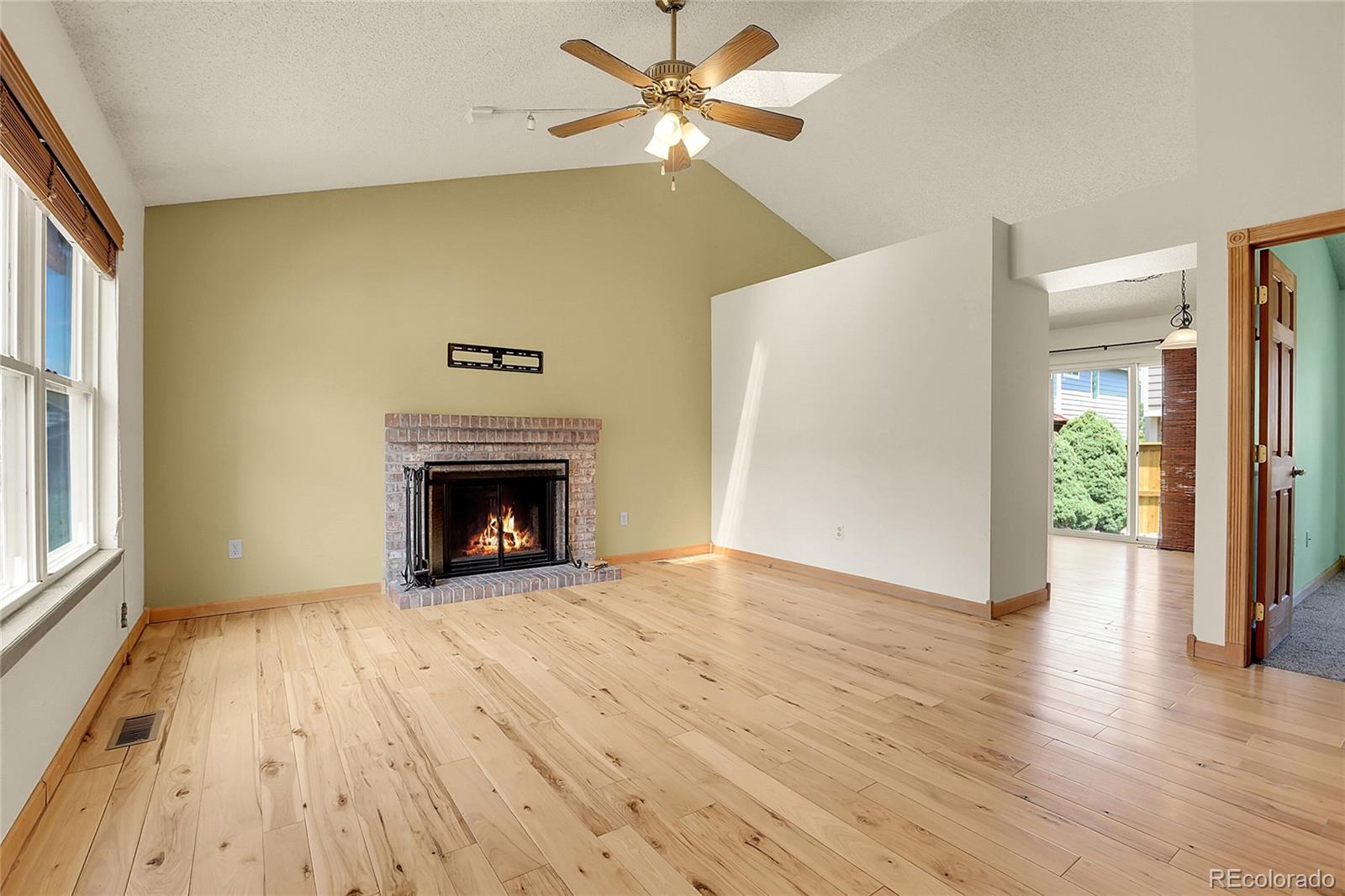8376 Cobblestone Street Highlands Ranch, CO 80126 - Photo 4 of 31 Gallery Image 4