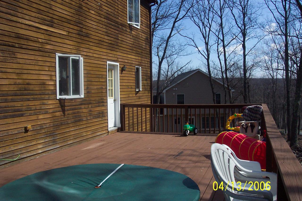 2297 Chatham Road Bushkill, PA 18324 - Photo 4 of 18 Deck