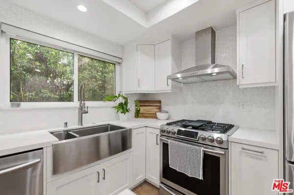 $1,425,000 | 910 19th Street, Unit 101, Santa Monica, CA 90403