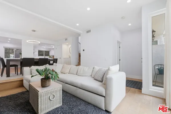 $1,425,000 | 910 19th Street, Unit 101, Santa Monica, CA 90403