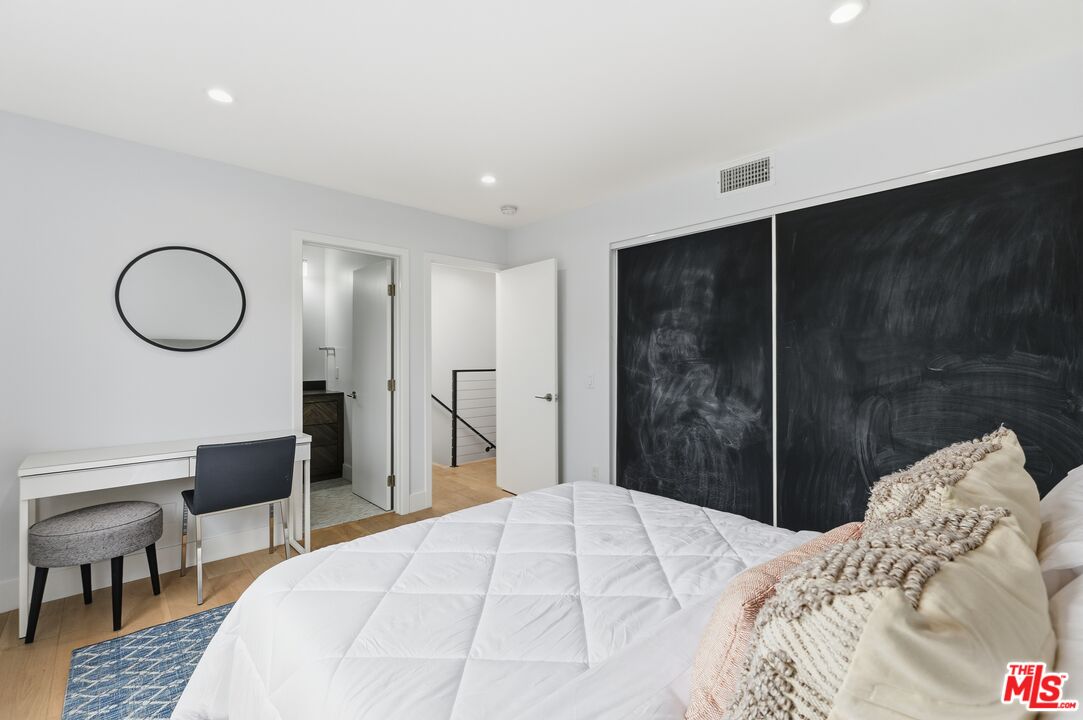 910 19th Street, Unit 101 Santa Monica, CA 90403 - Photo 23 of 46