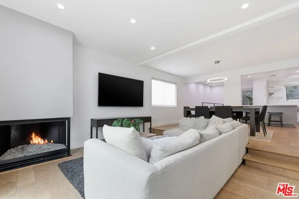$1,425,000 | 910 19th Street, Unit 101, Santa Monica, CA 90403