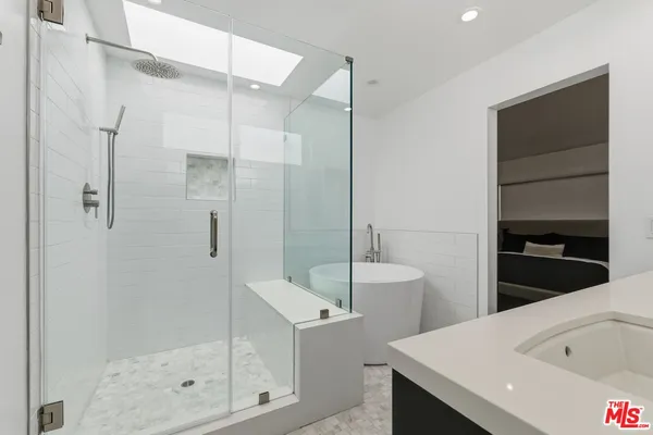 $1,425,000 | 910 19th Street, Unit 101, Santa Monica, CA 90403