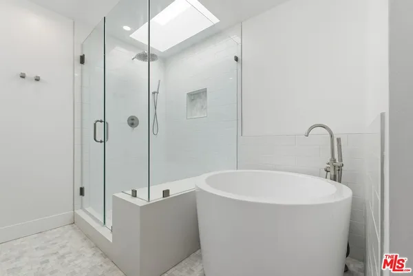 $1,425,000 | 910 19th Street, Unit 101, Santa Monica, CA 90403