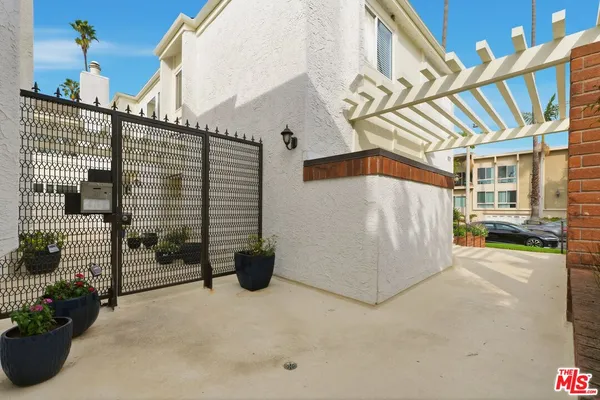 $1,425,000 | 910 19th Street, Unit 101, Santa Monica, CA 90403