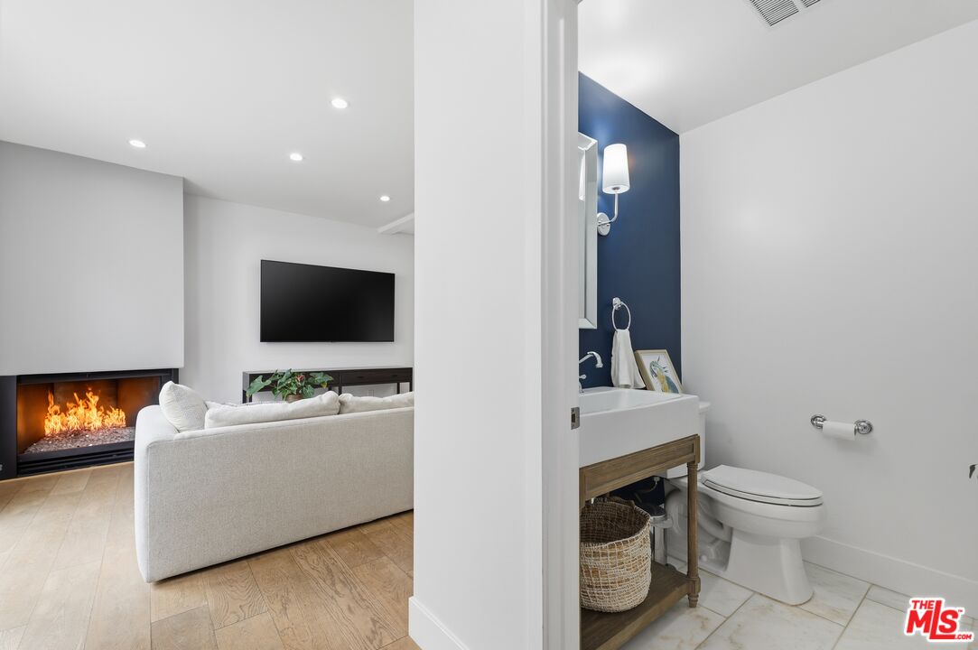910 19th Street, Unit 101 Santa Monica, CA 90403 - Photo 7 of 46