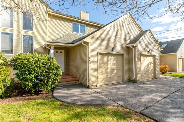 $395,000 | 104 Palmer Drive, North Providence, RI 02904