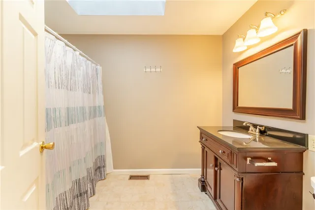 $395,000 | 104 Palmer Drive, North Providence, RI 02904