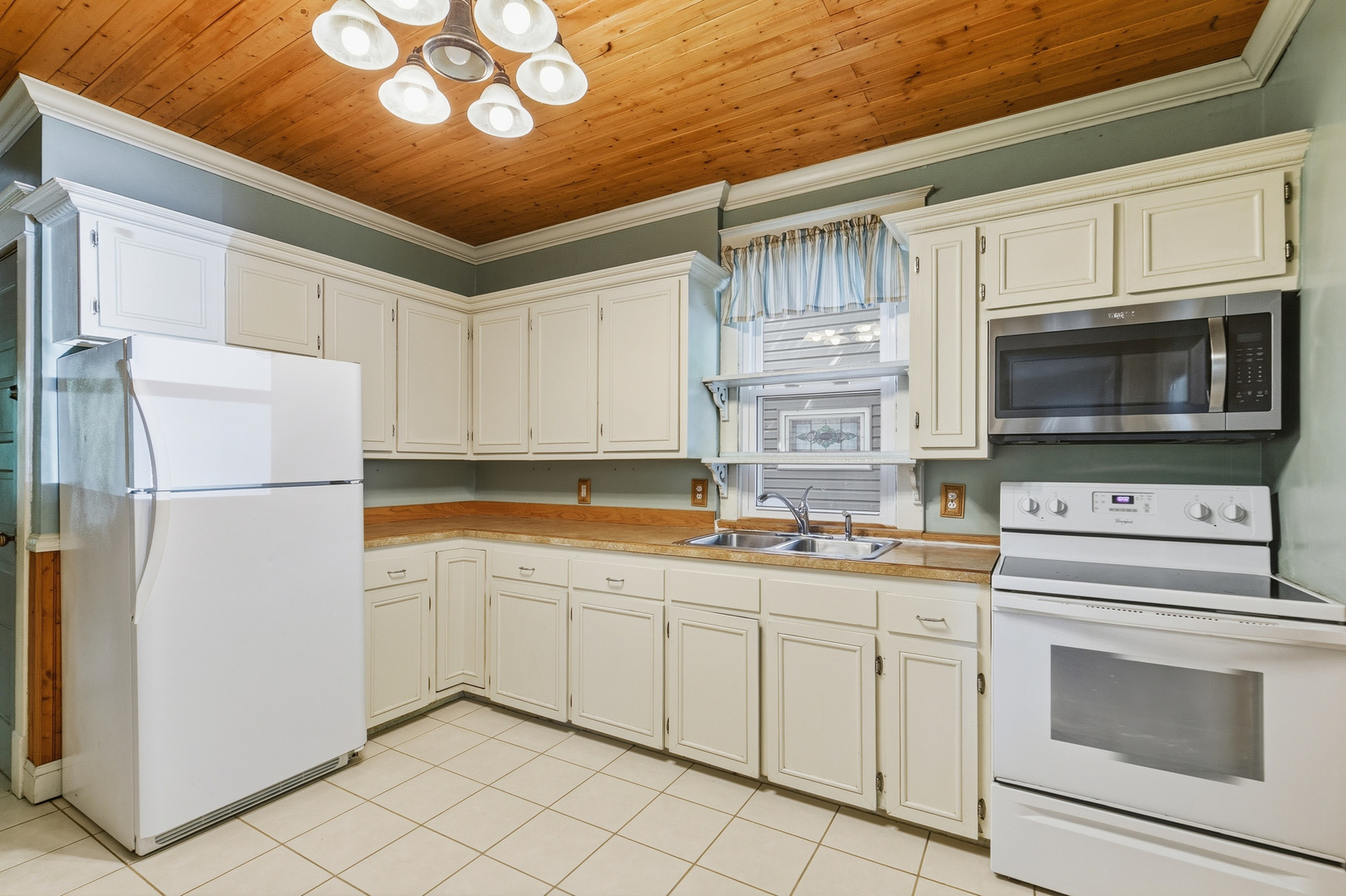 620 10th Street Moline, IL 61265 - Photo 12 of 33