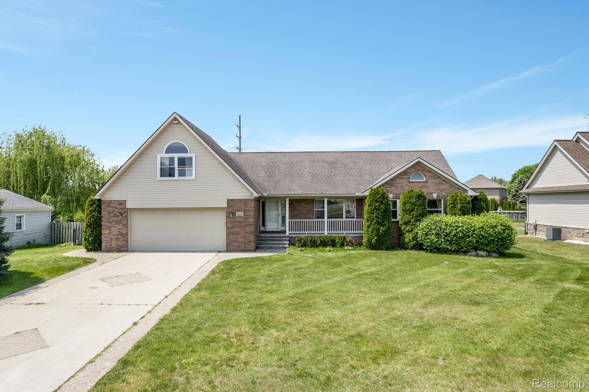 52903 Chesterfield Road New Baltimore, MI 48051 - Photo 3 of 54 Gallery Image 3