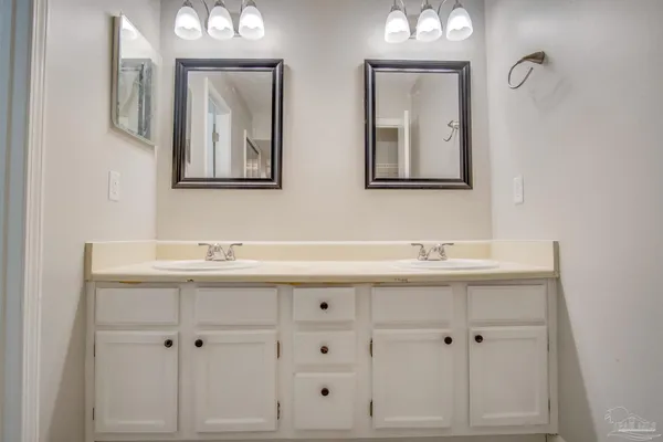 $168,000 | 7171 North 9th Avenue, Unit C3, Pensacola, FL 32504