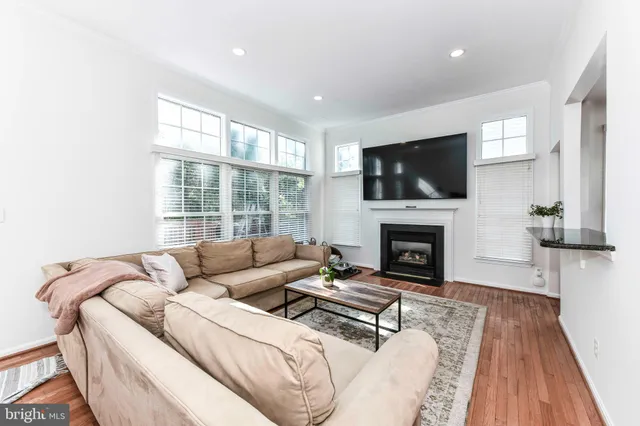 $4,600 | 46342 Summerhill Place, Sterling, VA 20165