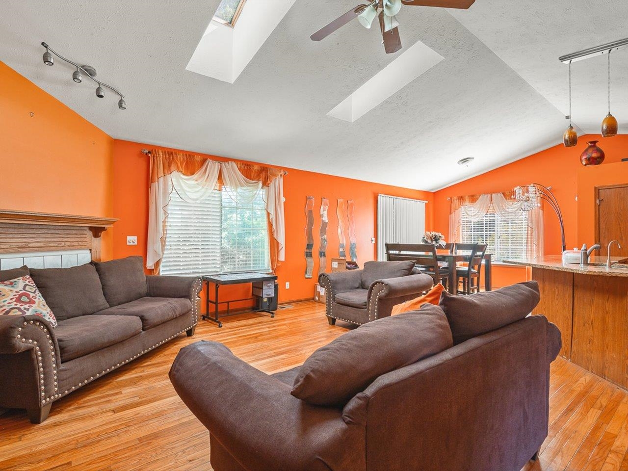 212 Rochester Road Northeast Poplar Grove, IL 61065 - Photo 7 of 39