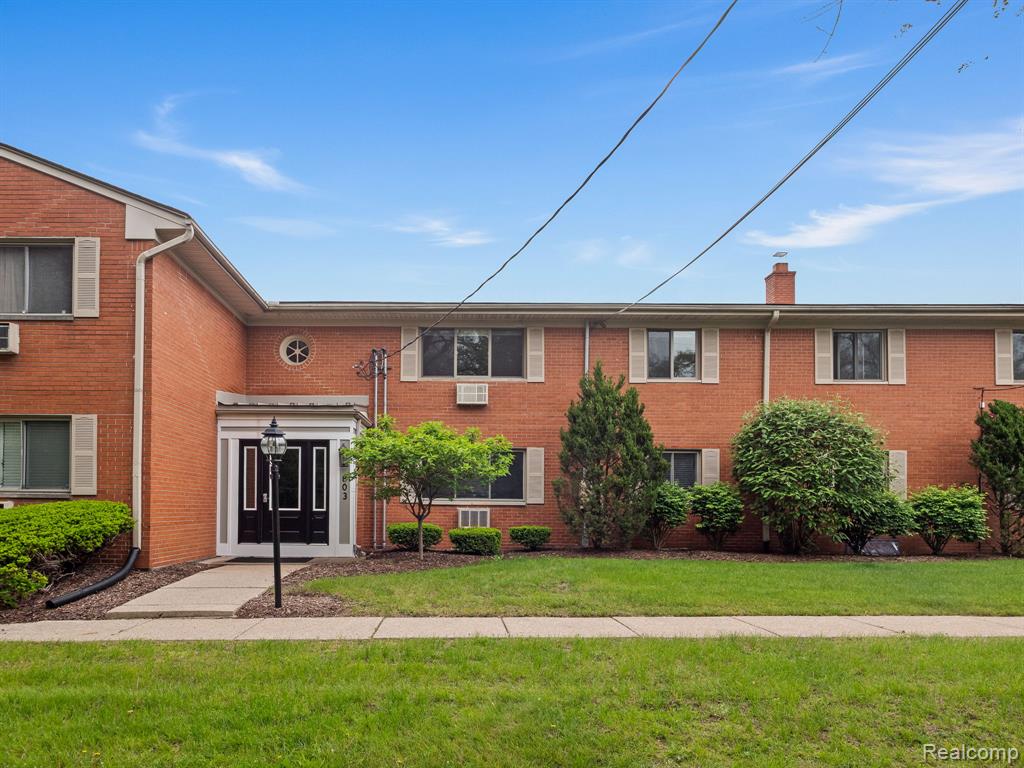 803 Plate Street, Unit 207 Rochester, MI 48307 - Photo 1 of 15