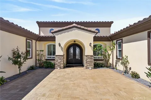 $2,600,000 | 6355 Cresthaven Drive, Riverside, CA 92506