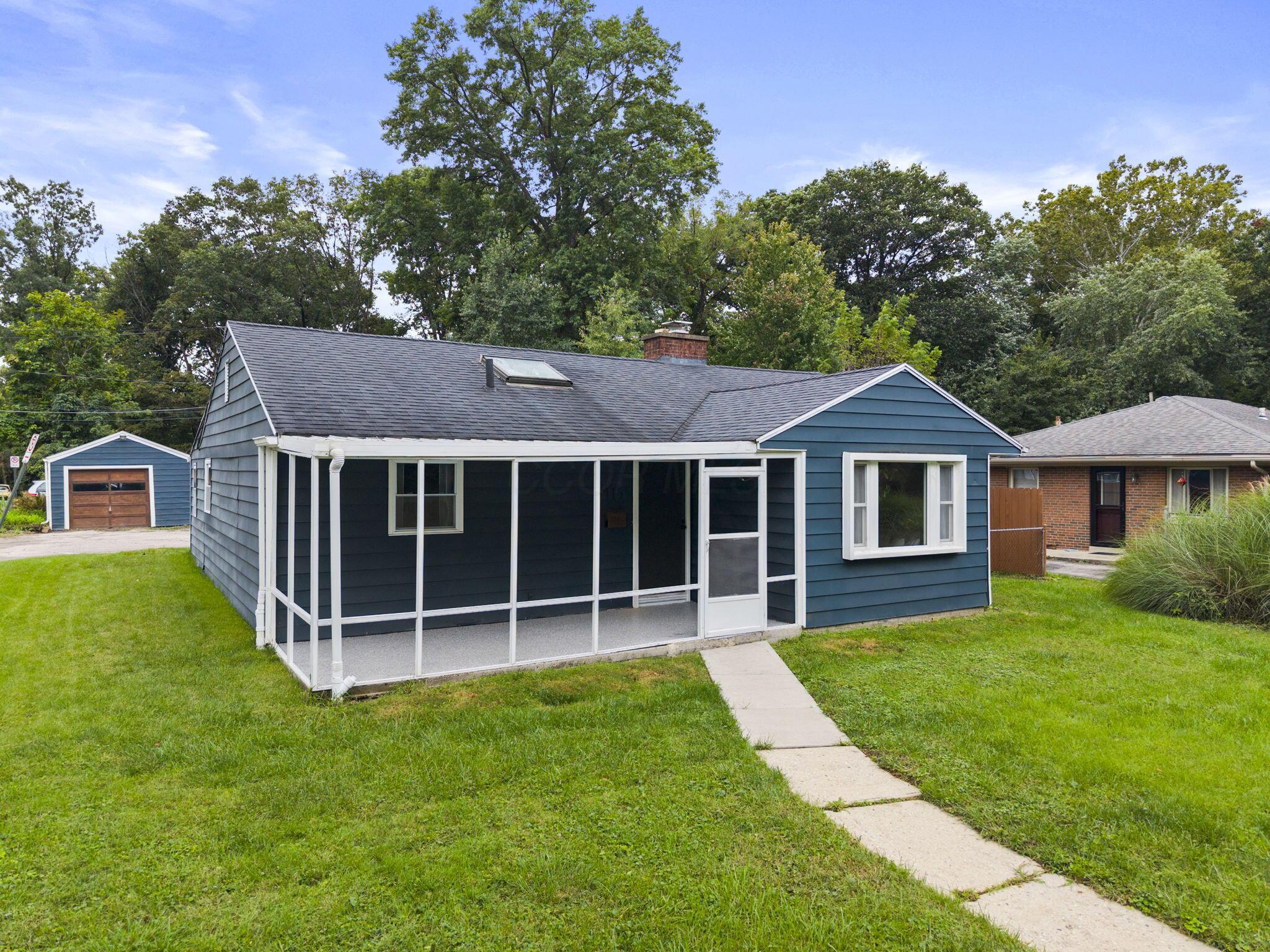 715 East Cooke Road Columbus, OH 43214 - Photo 39 of 40 Front Exterior