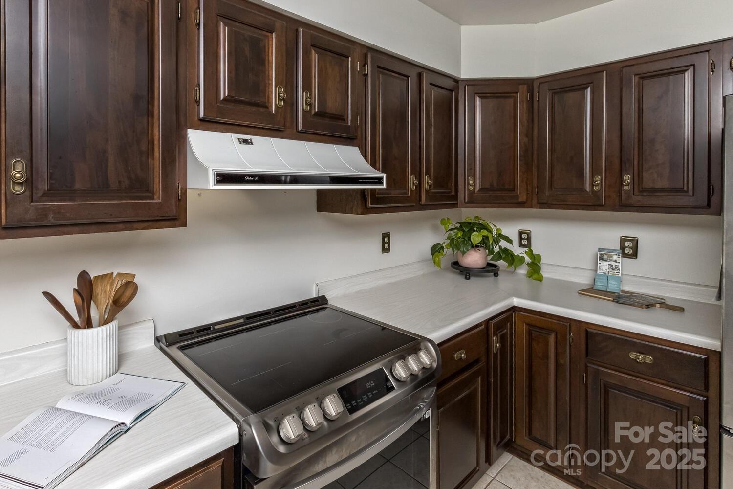 27 Glen Crest Drive Arden, NC 28704 - Photo 12 of 48