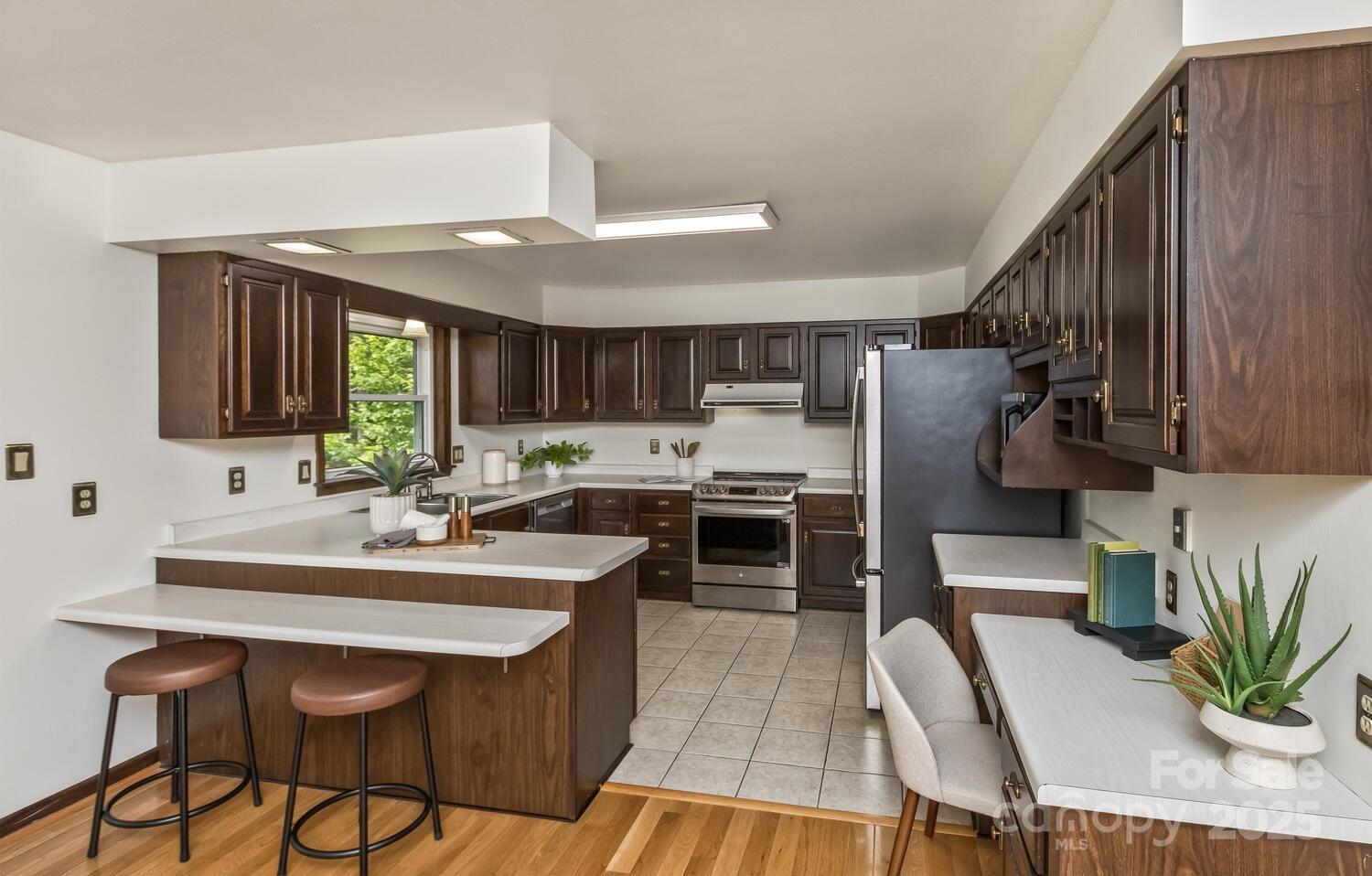 27 Glen Crest Drive Arden, NC 28704 - Photo 10 of 48