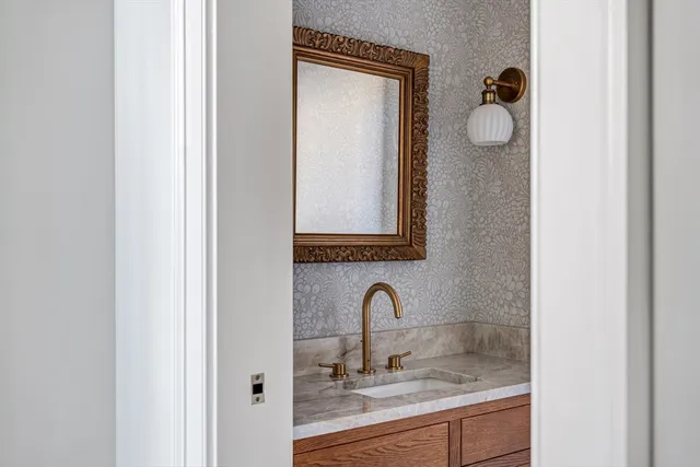 $799,900 | 67 Park Street, Unit B, Northampton, MA 01062