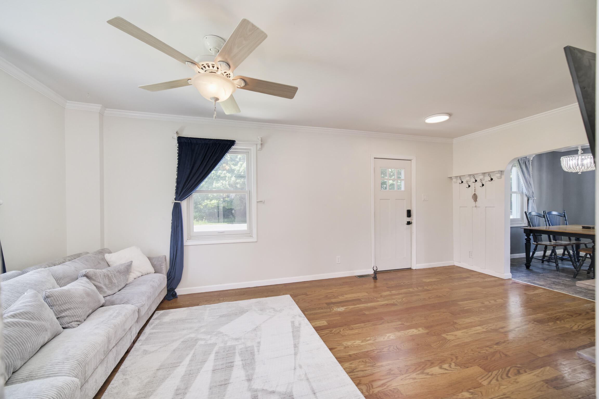 2631 Lakeshore Road Manistee, MI 49660 - Photo 7 of 50 Living Room