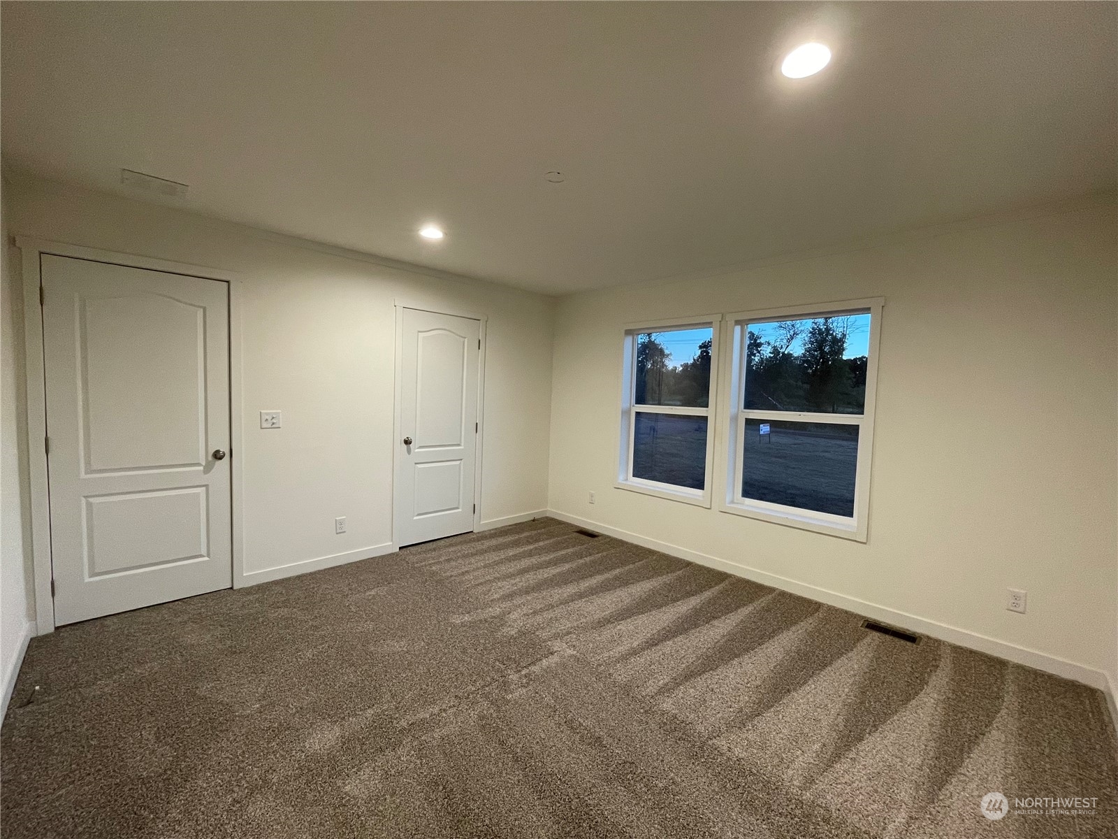 230 Bunker Creek Road Chehalis, WA 98532 - Photo 9 of 19 a view of an empty room with a kitchen