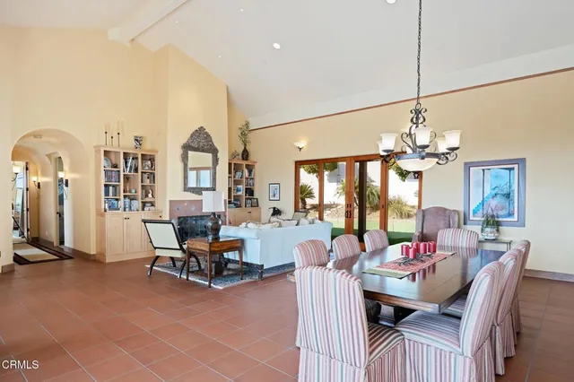 $2,750,000 | 325 North Catalina Street, Ventura, CA 93001
