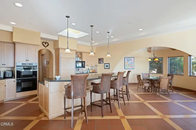 $2,750,000 | 325 North Catalina Street, Ventura, CA 93001