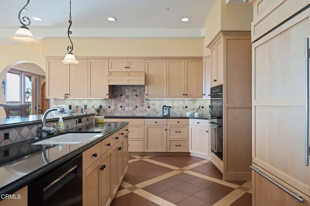 $2,750,000 | 325 North Catalina Street, Ventura, CA 93001