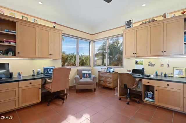 $2,750,000 | 325 North Catalina Street, Ventura, CA 93001