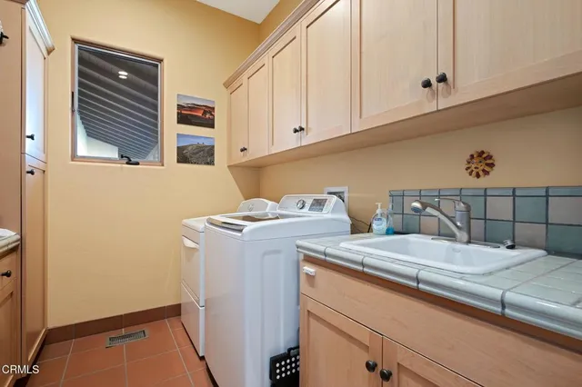 $2,750,000 | 325 North Catalina Street, Ventura, CA 93001